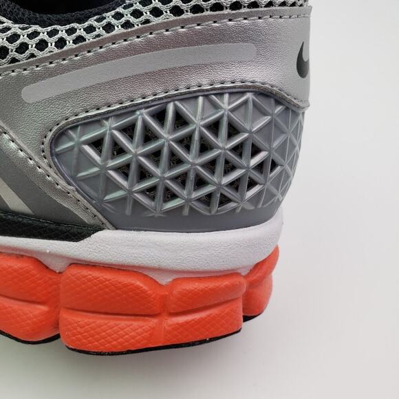 Nike Zoom Vomero 5 Mens Size 10 Metallic Silver Crimson Red Running Sneaker Shoe - Picture 11 of 13